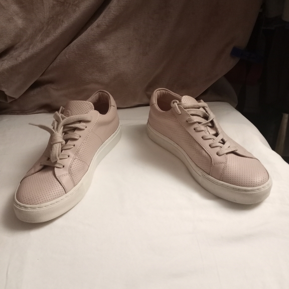 GREATS - The Royale Perforated Women's Sneaker in Blush - Picture 5 of 10